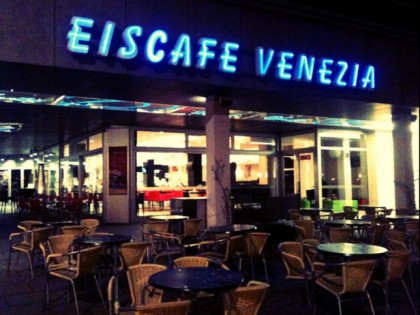 照片: Eis Cafè Venezia